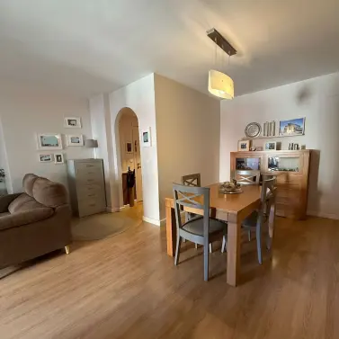 Venta de apartamento en planta media en Marbella