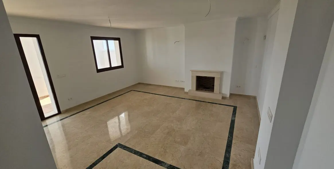 Venta de adosado en Doña Julia 16