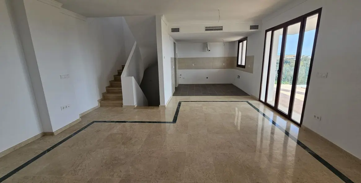 Venta de adosado en Doña Julia 17