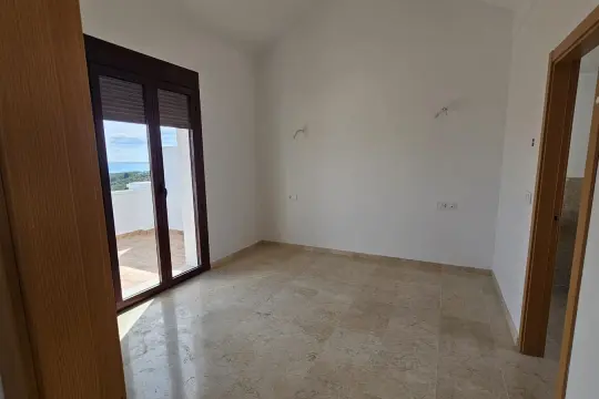 Image 6 thumb