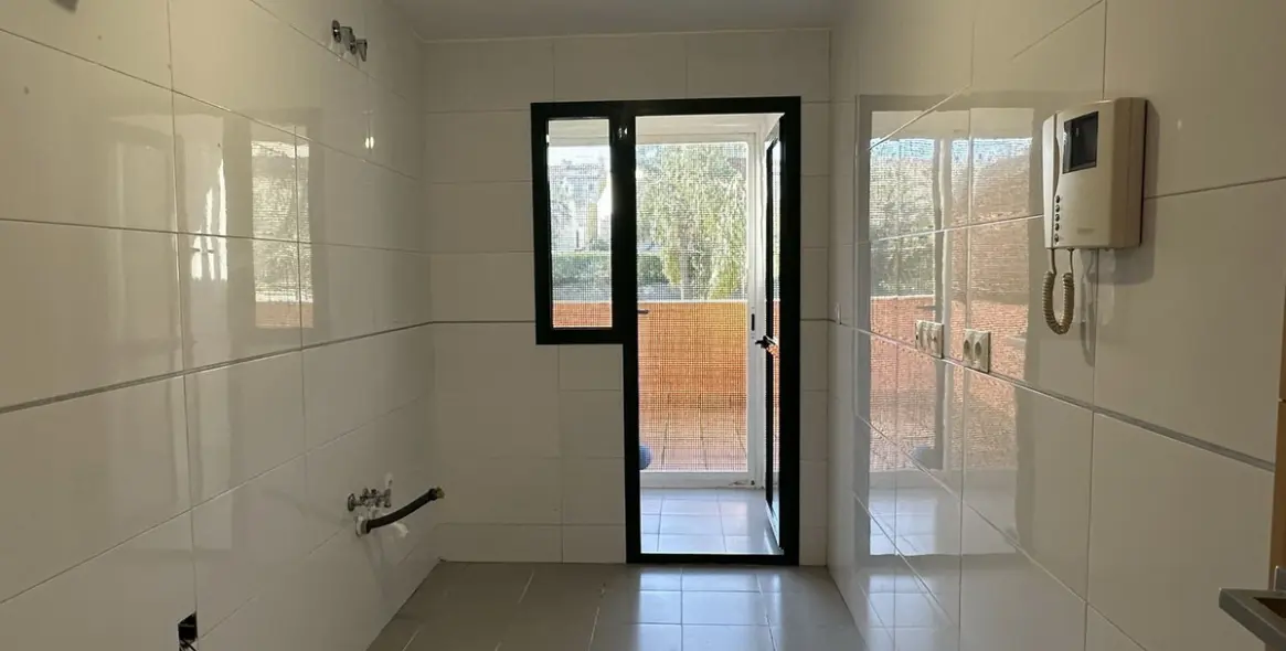 Venta de apartamento en planta media en Marbella 14