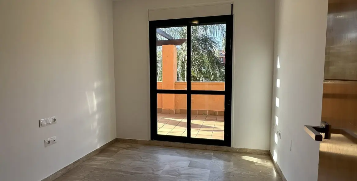 Продажа апартаментов на среднем этаже в Marbella 21