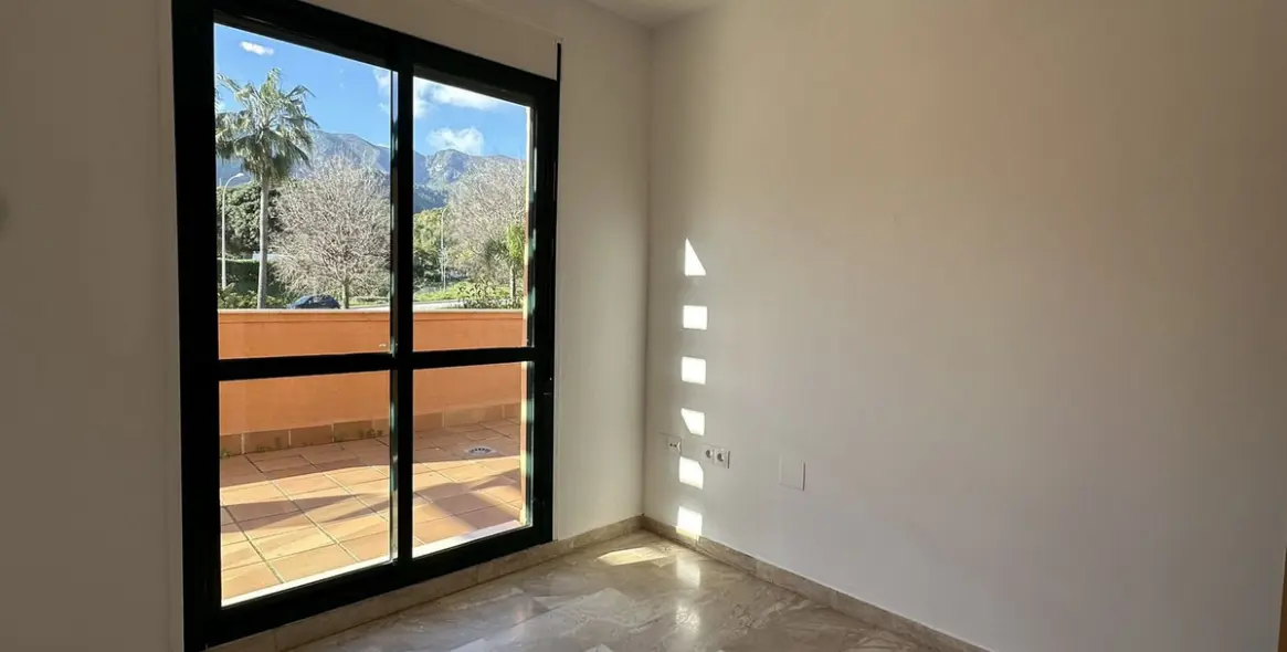 Продажа апартаментов на среднем этаже в Marbella 22