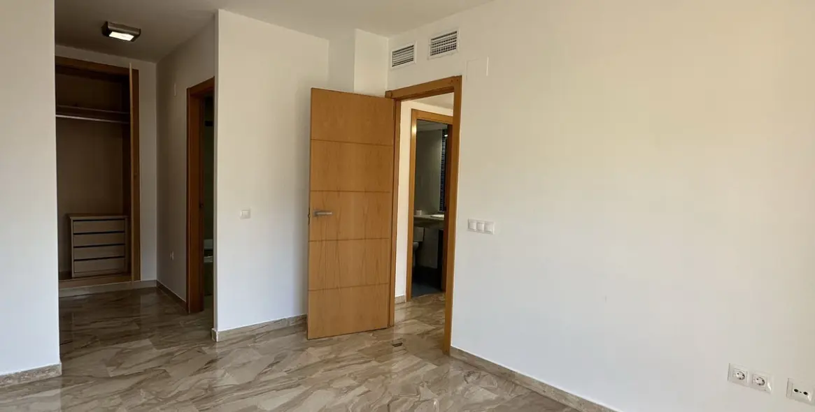 Продажа апартаментов на среднем этаже в Marbella 27