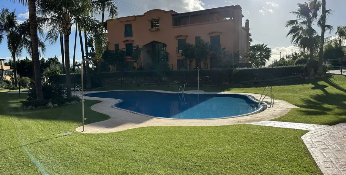 Продажа апартаментов на среднем этаже в Marbella 57