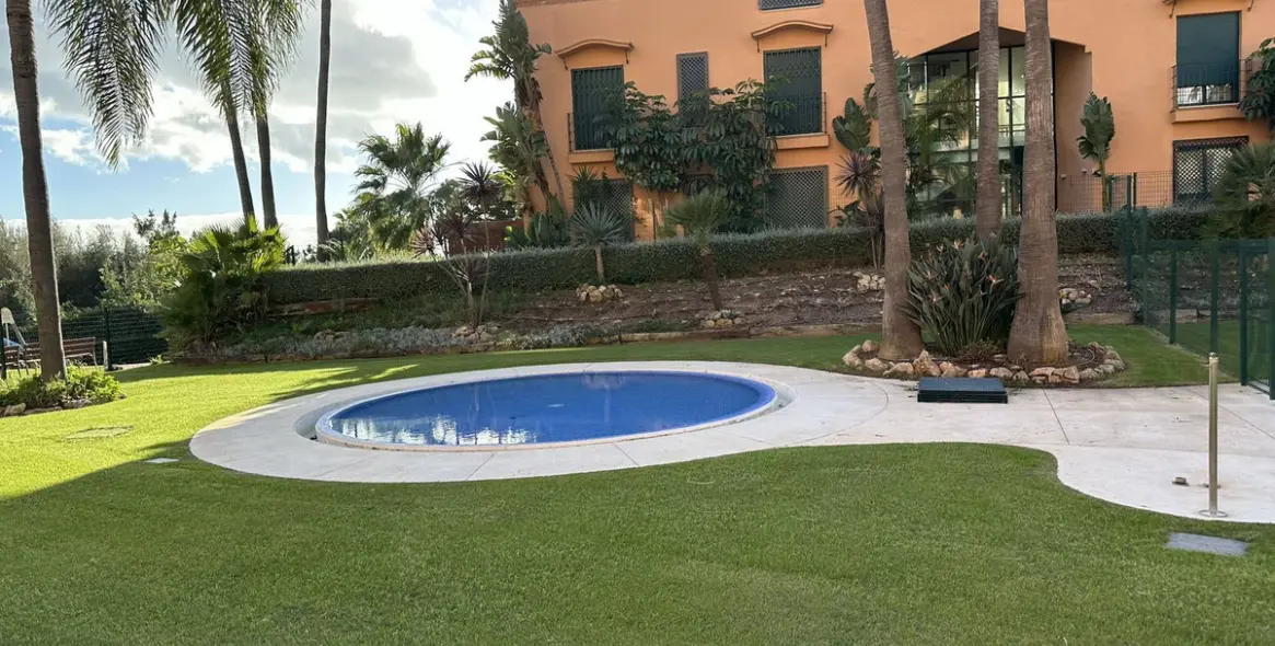 Продажа апартаментов на среднем этаже в Marbella 60