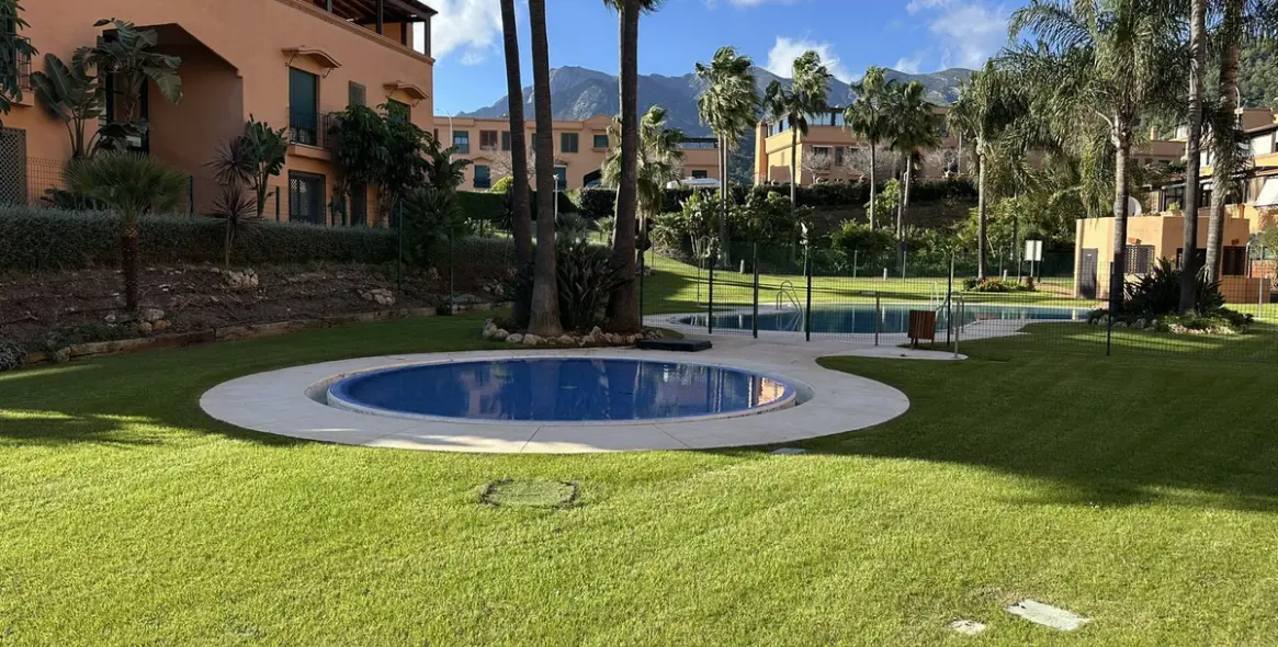 Продажа апартаментов на среднем этаже в Marbella 61