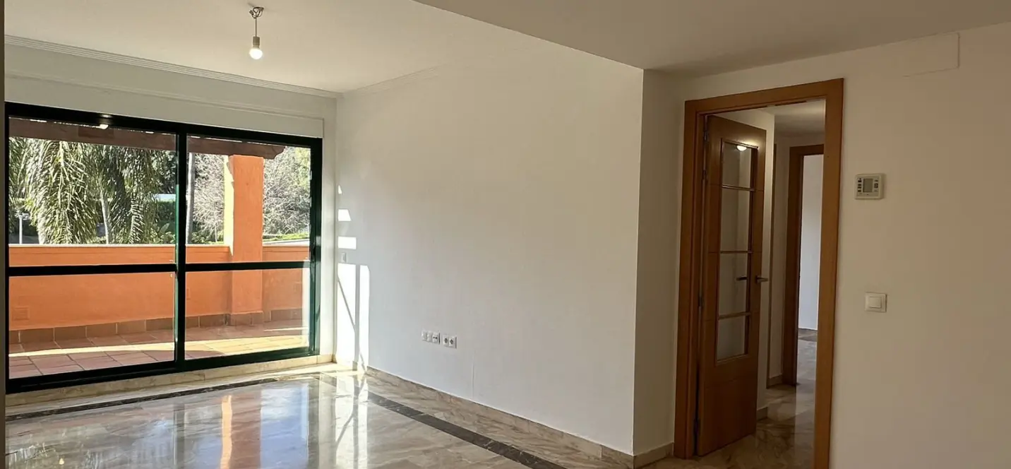 Sale of middle floor apartment in Marbella 4