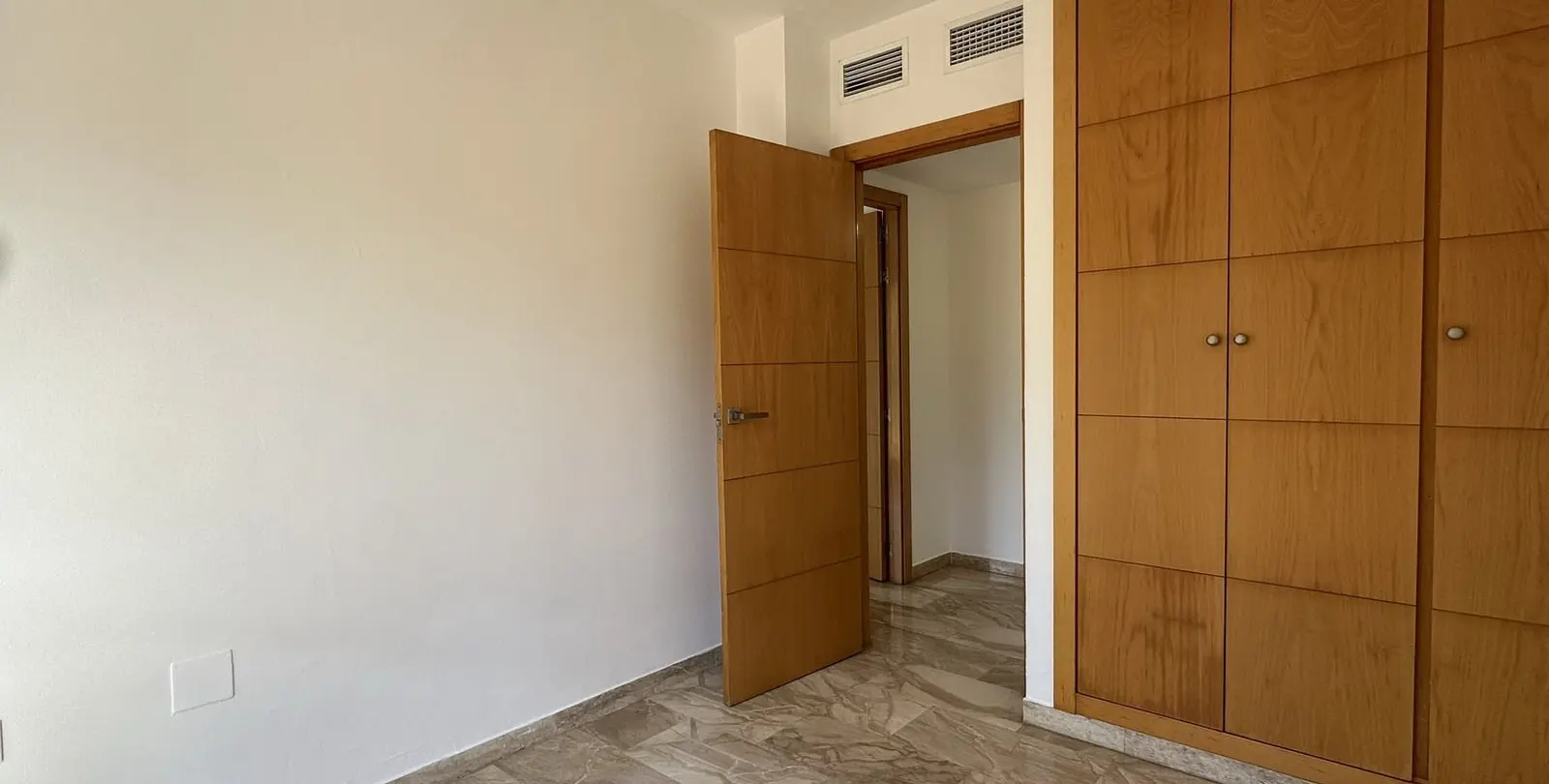 Продажа апартаментов на среднем этаже в Marbella 23