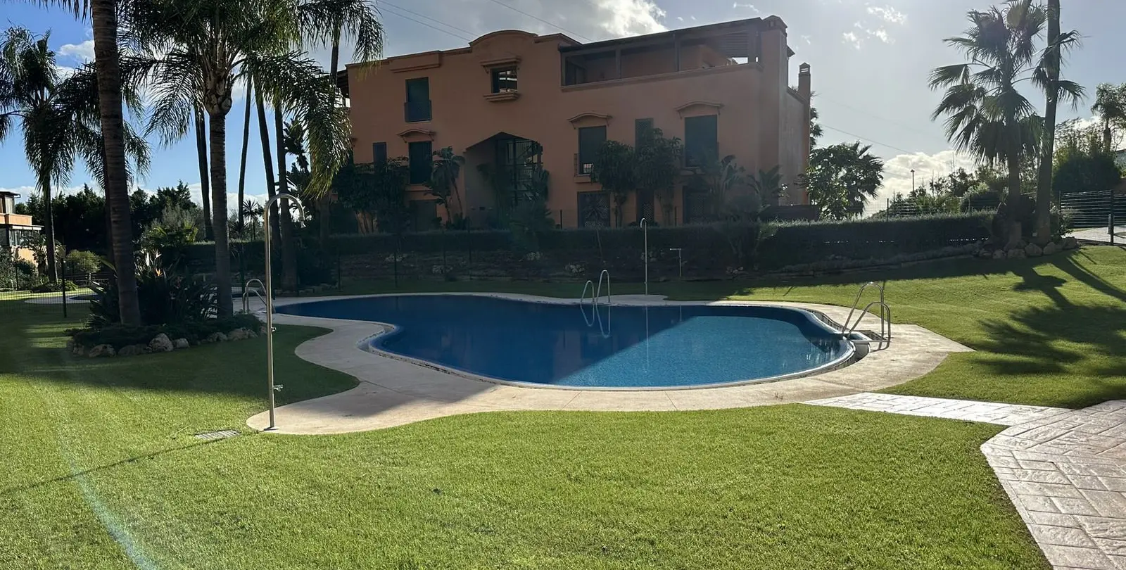 Продажа апартаментов на среднем этаже в Marbella 57
