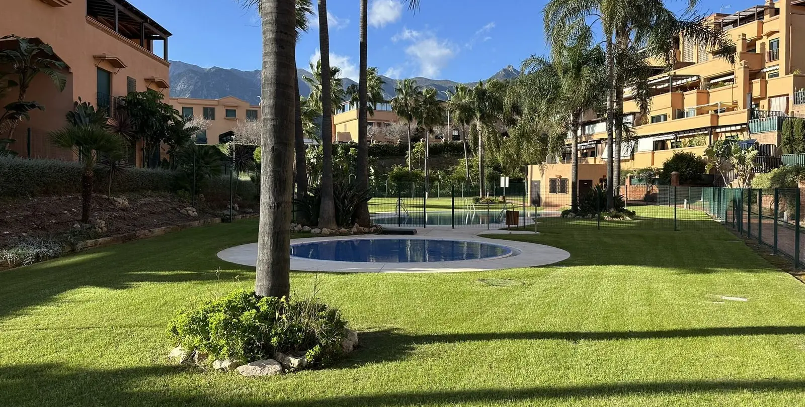 Продажа апартаментов на среднем этаже в Marbella 62