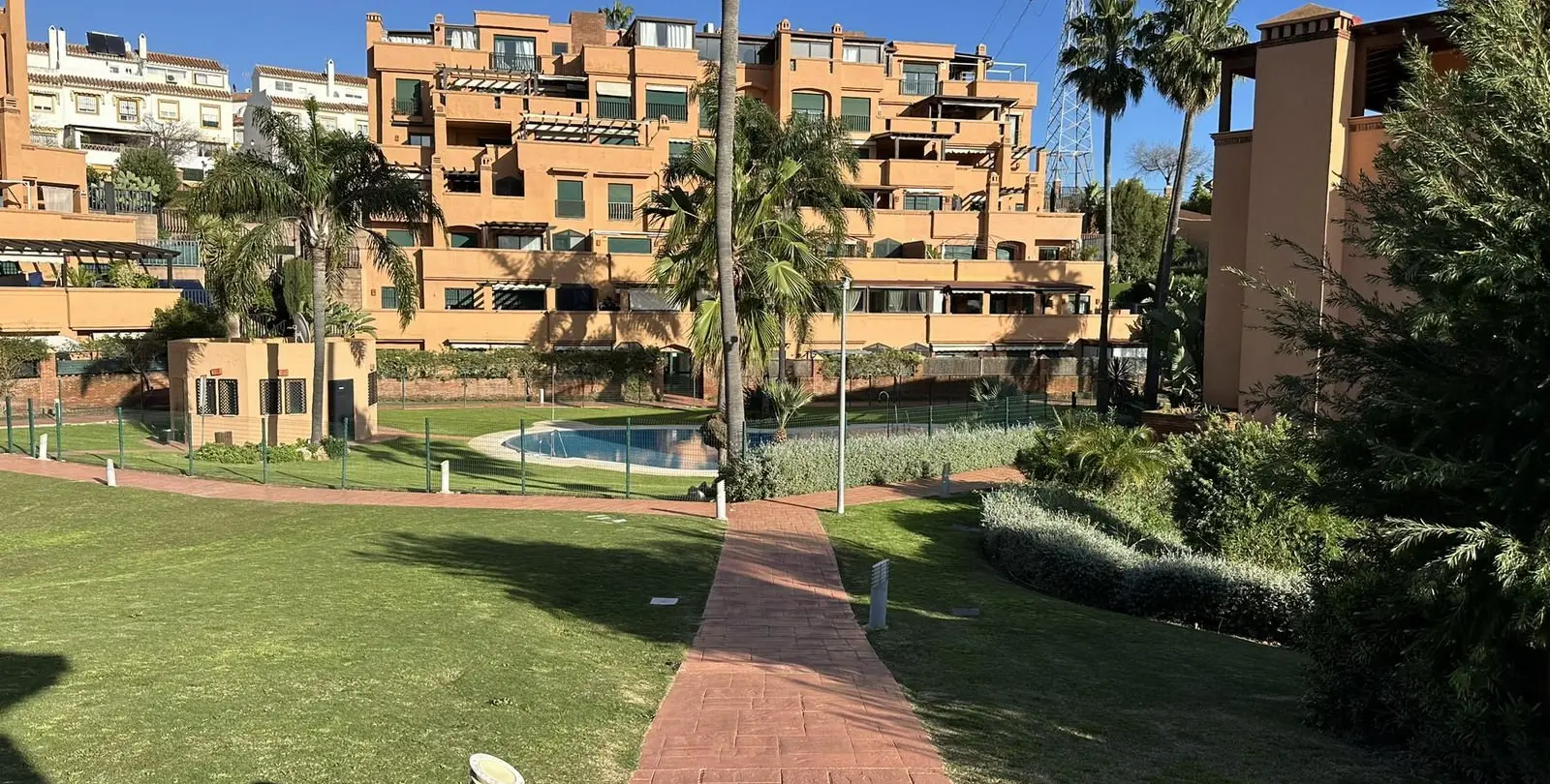 Продажа апартаментов на среднем этаже в Marbella 71