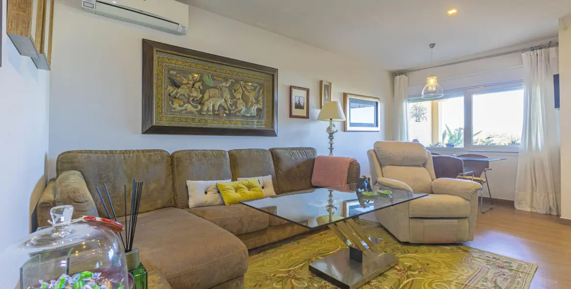 Sale of townhouse in La Cala 28