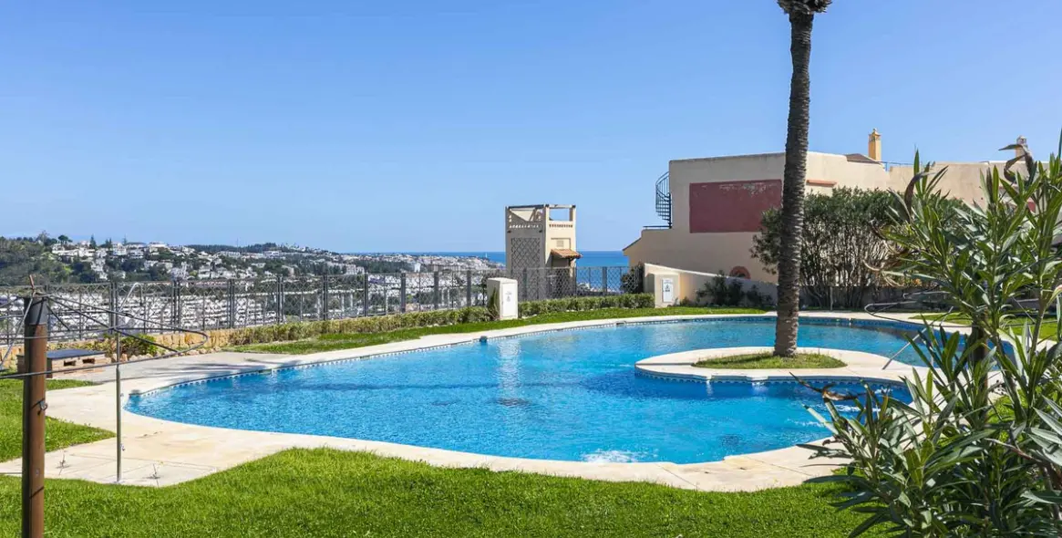 Sale of townhouse in La Cala 37