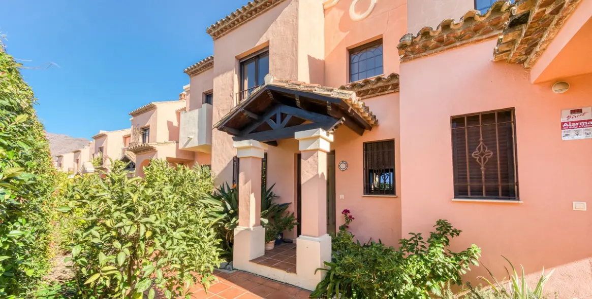 Venta de adosado en Estepona 2