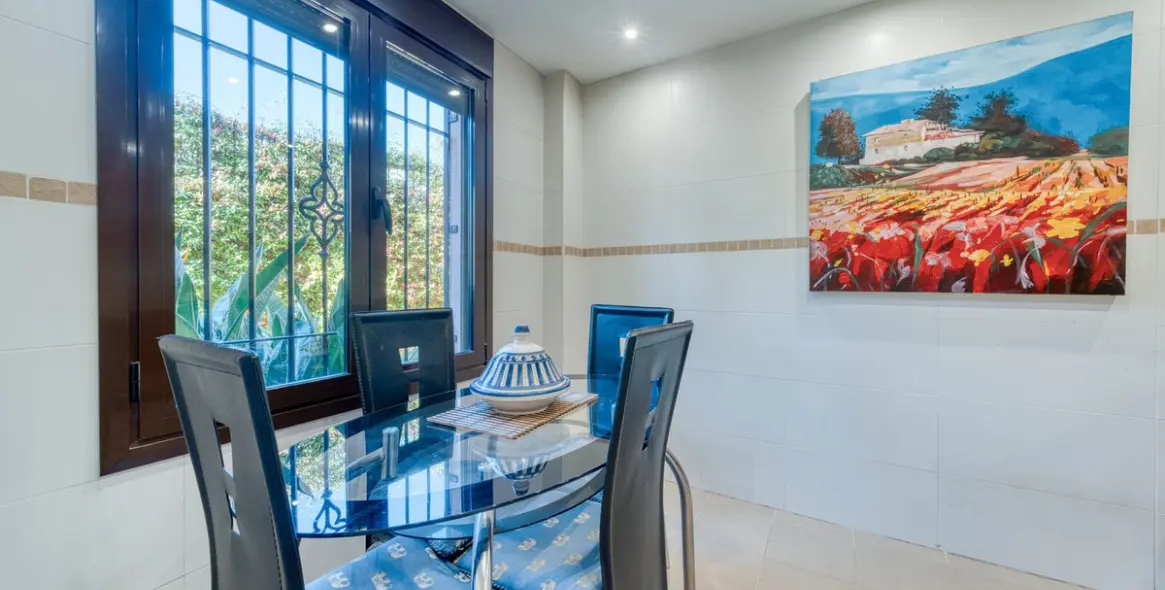 Sale of townhouse in Estepona 24
