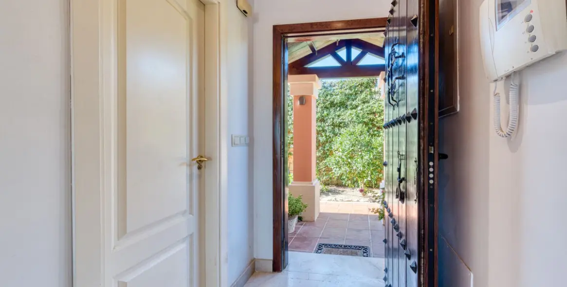 Sale of townhouse in Estepona 26