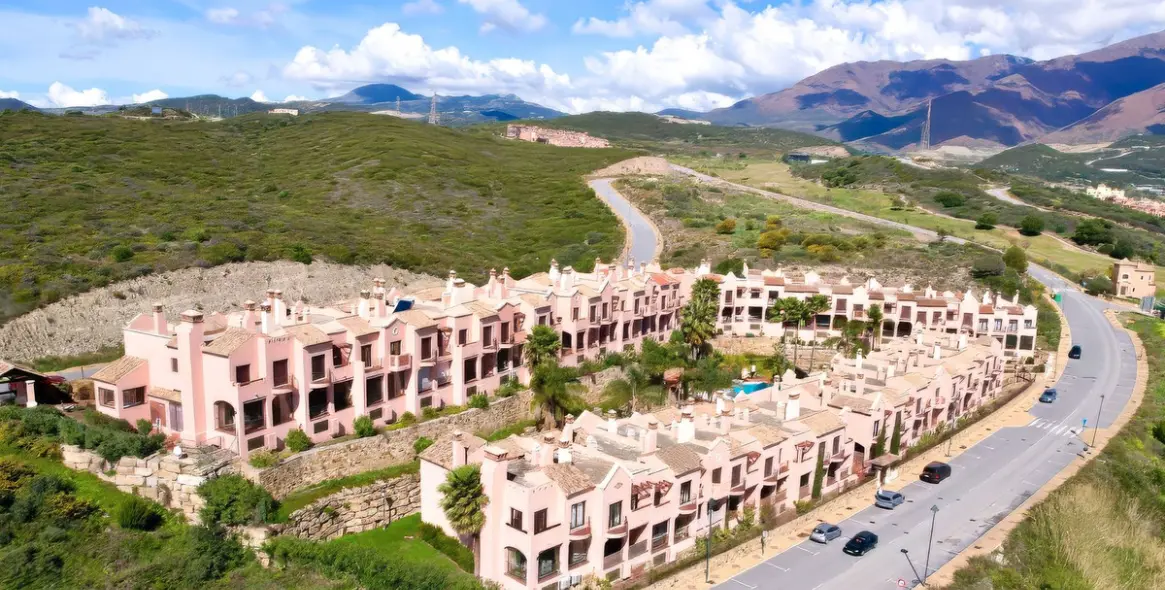 Sale of townhouse in Estepona 28