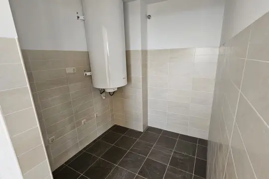 Image 7 thumb