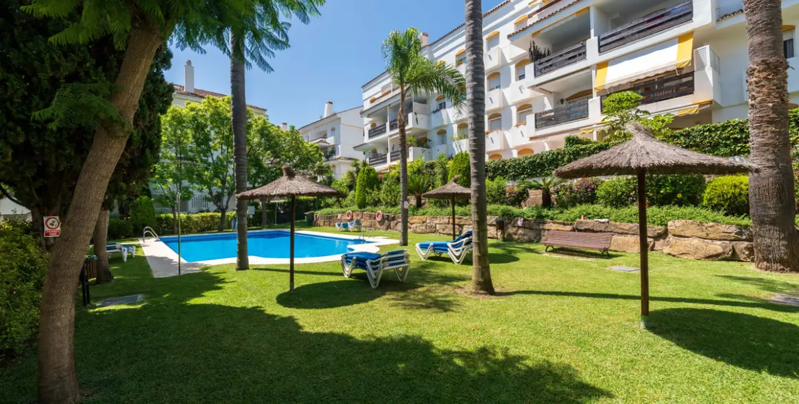 Sale of ground floor apartment in Guadalmina Baja 1