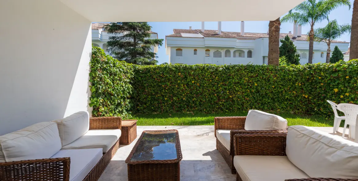 Sale of ground floor apartment in Guadalmina Baja 7