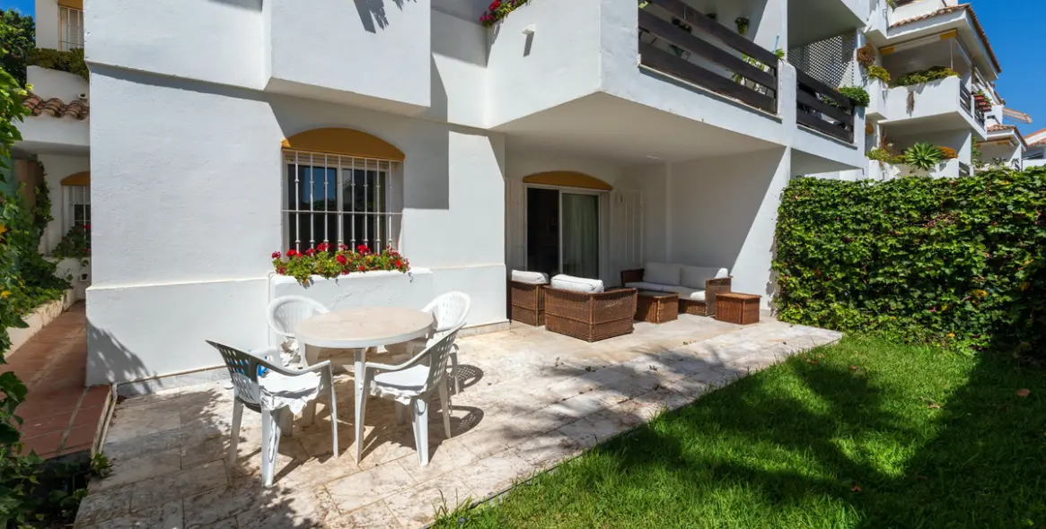 Sale of ground floor apartment in Guadalmina Baja 9