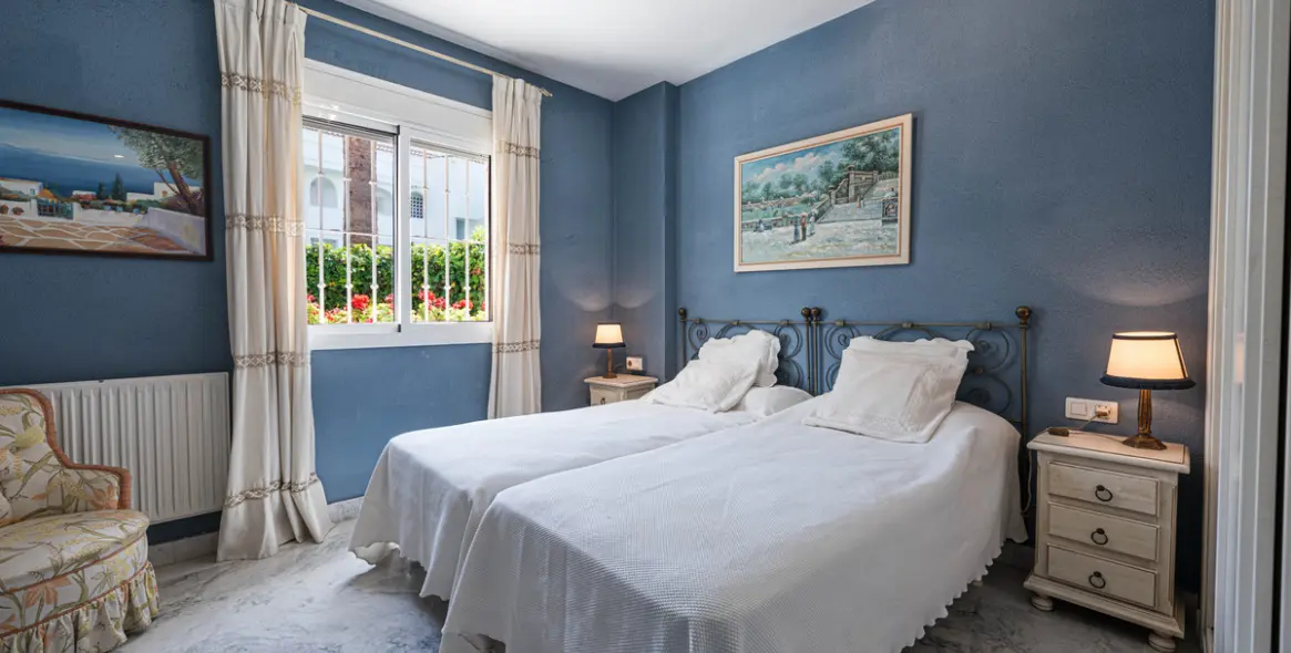 Sale of ground floor apartment in Guadalmina Baja 13