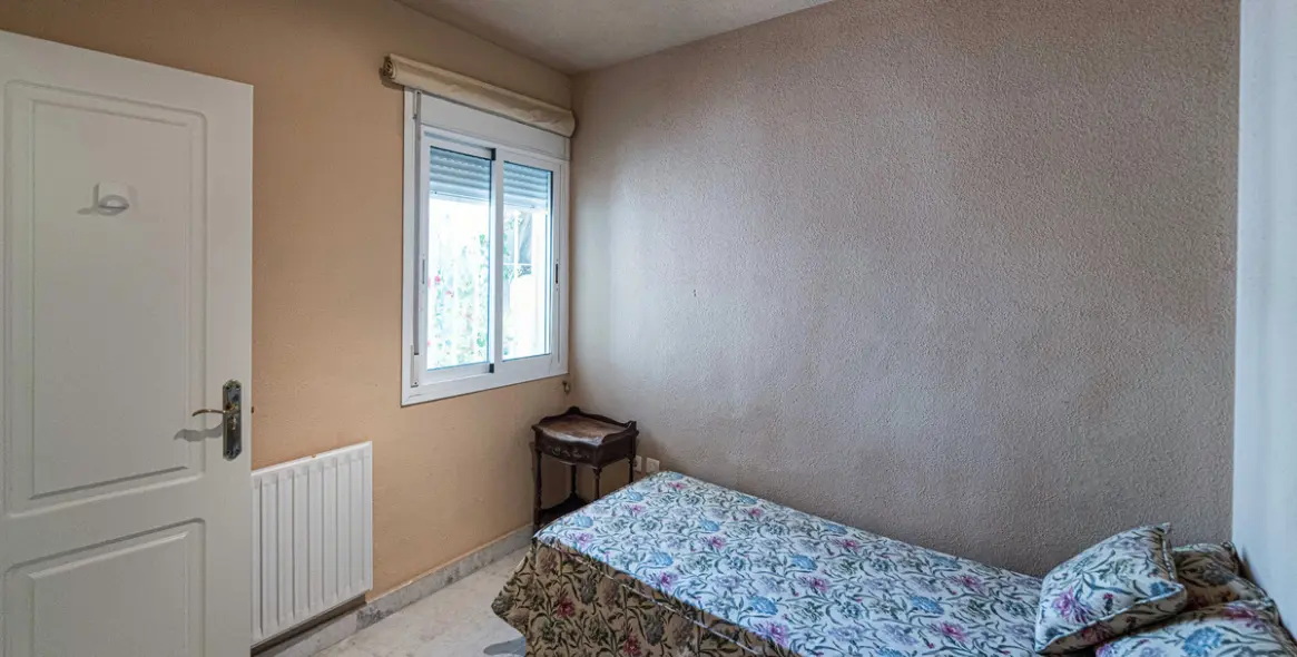 Sale of ground floor apartment in Guadalmina Baja 18