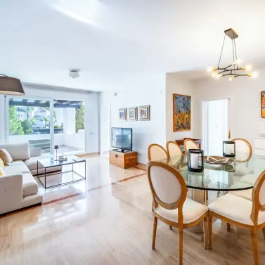 Продажа апартаментов на среднем этаже в Río Real