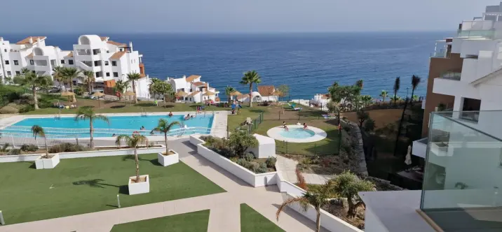 Продажа апартаментов на среднем этаже в Torrox Costa 0