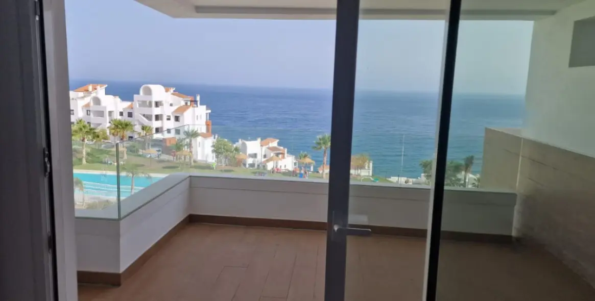 Продажа апартаментов на среднем этаже в Torrox Costa 3