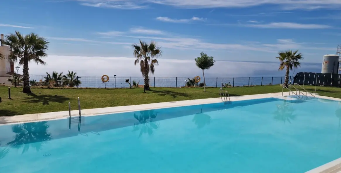 Продажа апартаментов на среднем этаже в Torrox Costa 5