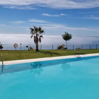 Продажа апартаментов на среднем этаже в Torrox Costa