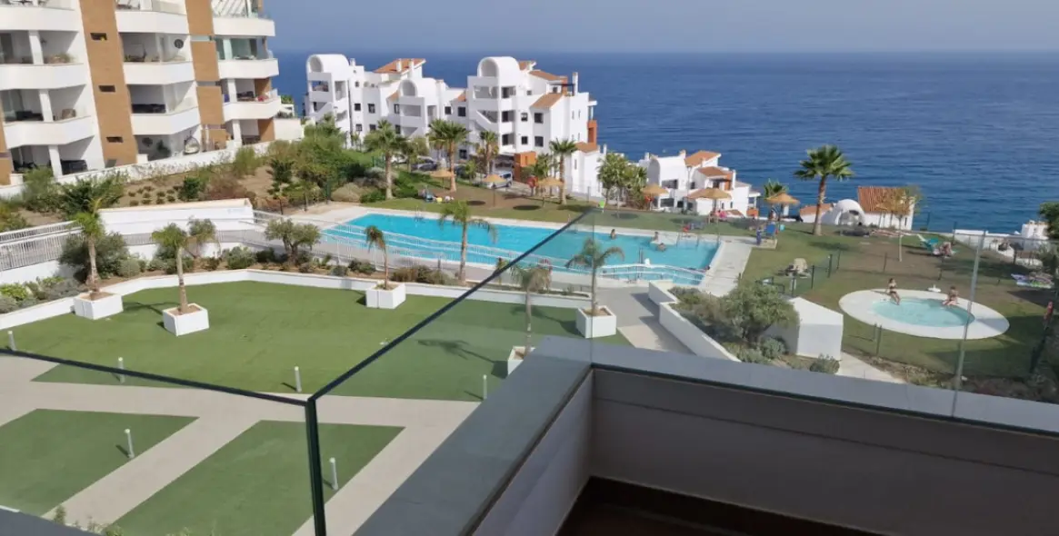 Продажа апартаментов на среднем этаже в Torrox Costa 7