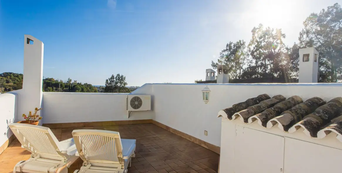 Sale of penthouse duplex in The Golden Mile 26