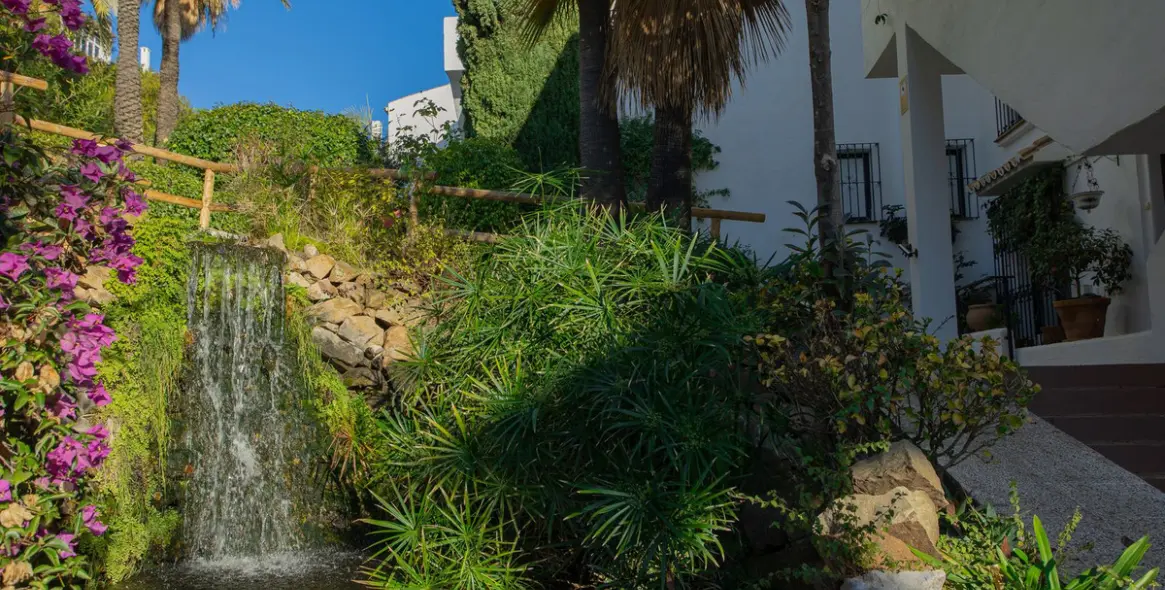 Sale of penthouse duplex in The Golden Mile 33