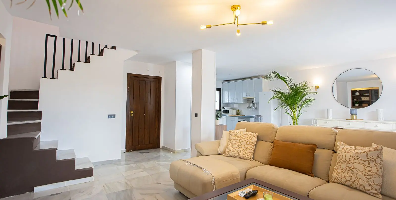 Sale of penthouse duplex in The Golden Mile 6