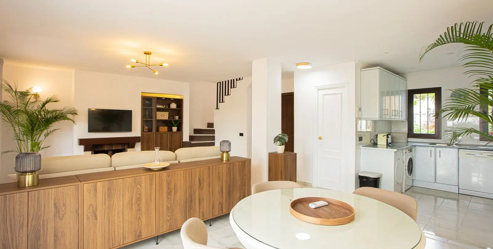 Sale of penthouse duplex in The Golden Mile 8