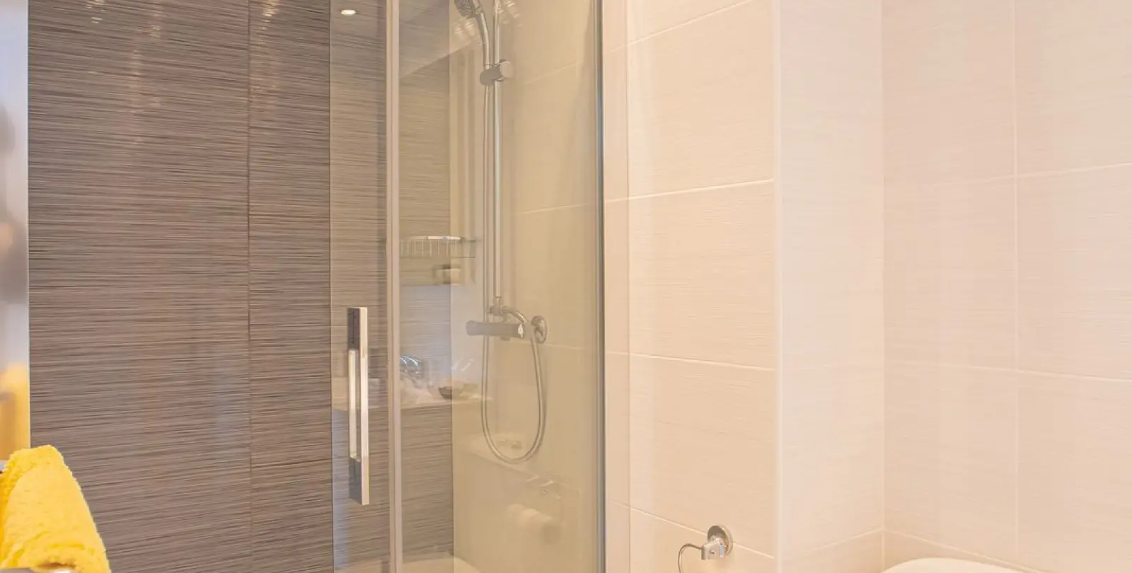 Sale of penthouse duplex in The Golden Mile 18