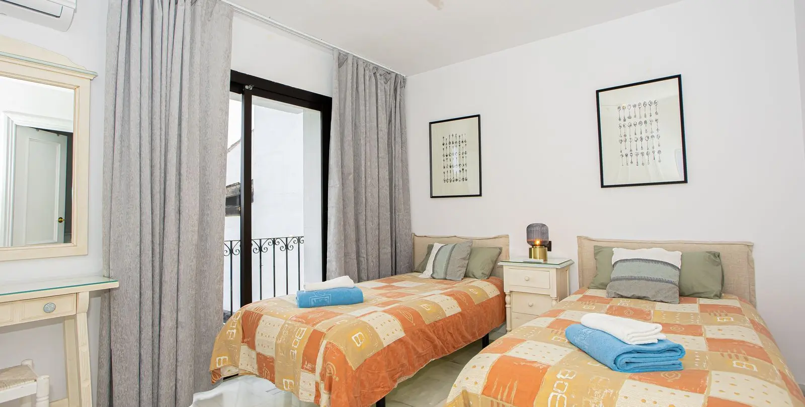 Sale of penthouse duplex in The Golden Mile 20