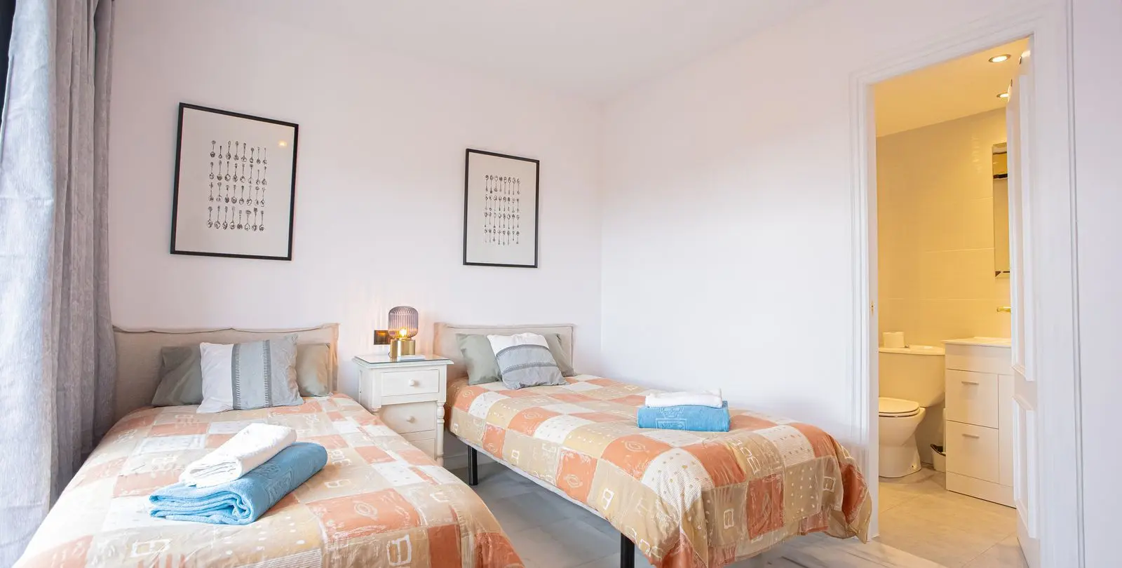 Sale of penthouse duplex in The Golden Mile 21