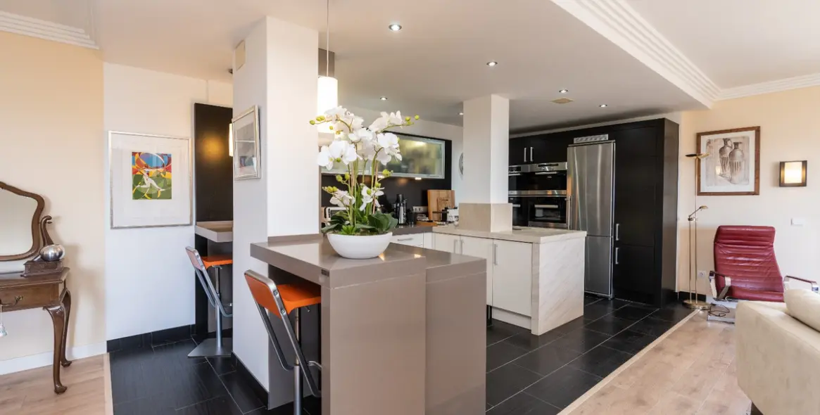 Sale of penthouse in Estepona 13