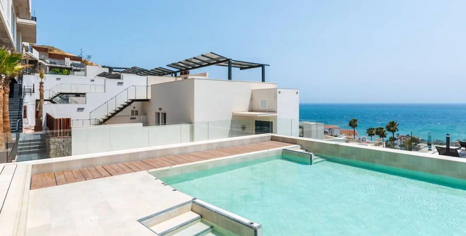 Sale of townhouse in Torrox Costa 26