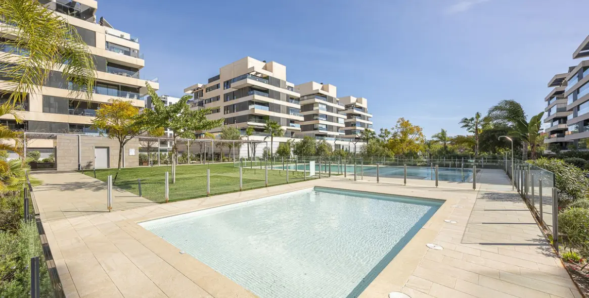 Продажа апартаментов на среднем этаже в Málaga 1