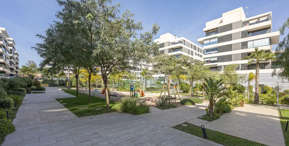 Продажа апартаментов на среднем этаже в Málaga 3