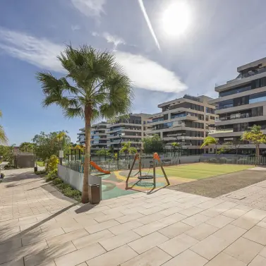 Продажа апартаментов на среднем этаже в Málaga