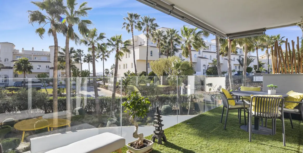 Sale of middle floor apartment in Mijas Costa 2