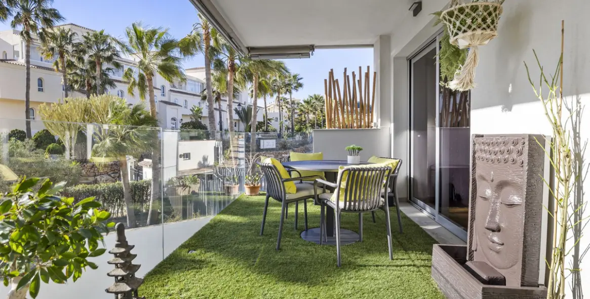 Sale of middle floor apartment in Mijas Costa 4