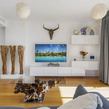 Sale of middle floor apartment in Mijas Costa