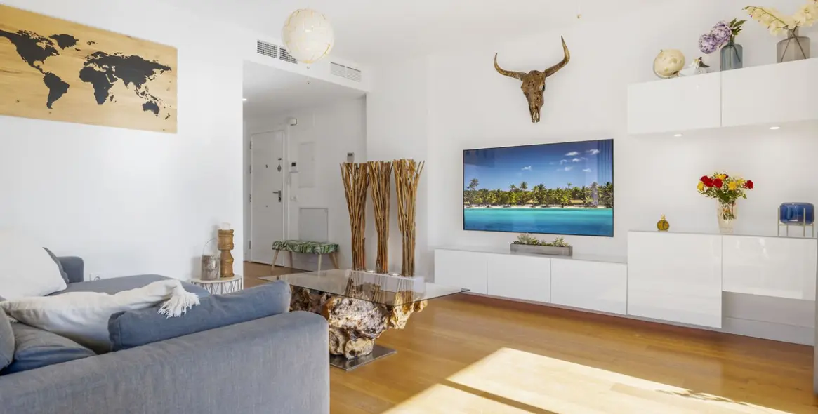 Sale of middle floor apartment in Mijas Costa 6